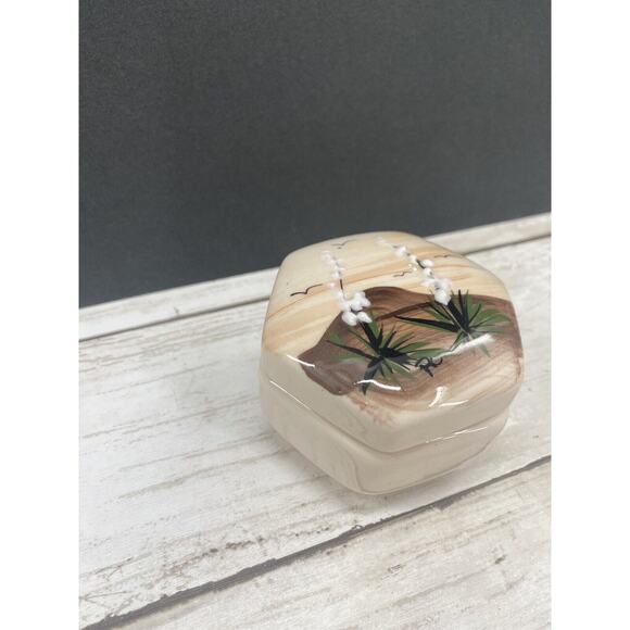 Vintage Asian Porcelain Ceramic 2.75” Hexagon Trinket Box W/ Lid and Jade Stone - Picture 9 of 12